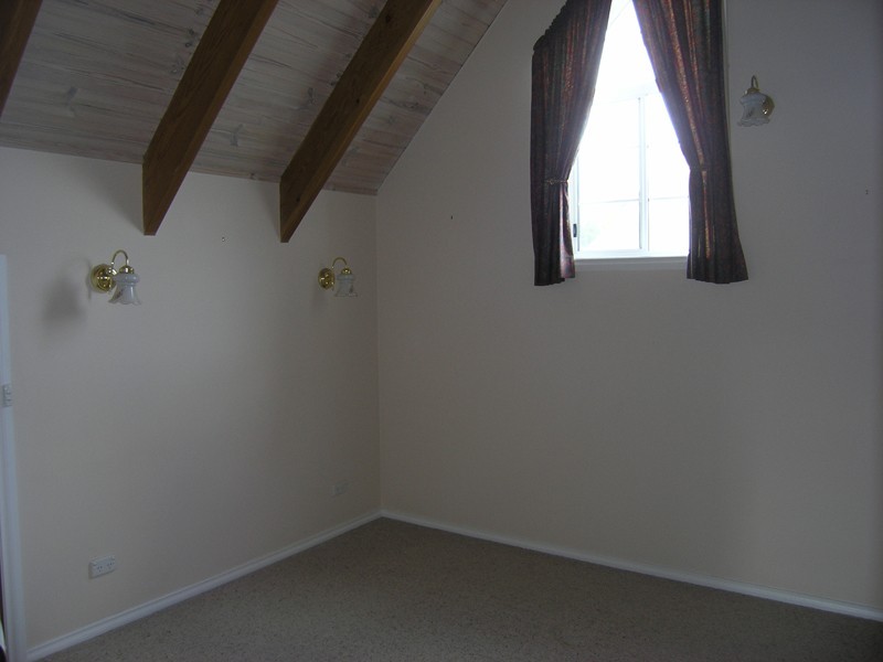 1/8 Wills St, Bright VIC 3741