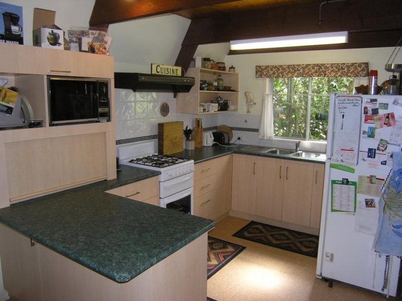 12 Showers Avenue, Bright VIC 3741