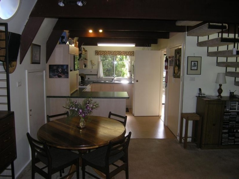 12 Showers Avenue, Bright VIC 3741