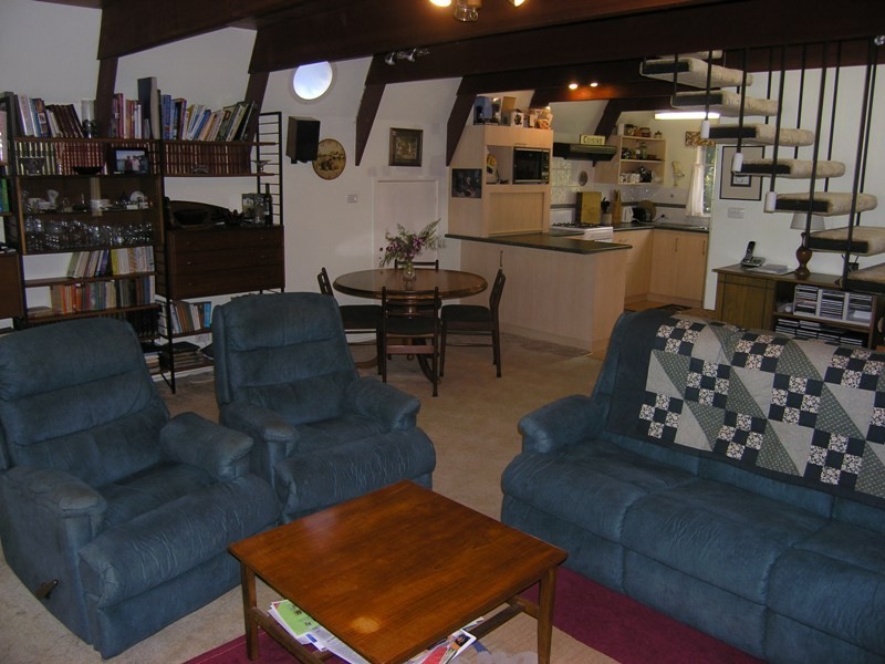 12 Showers Avenue, Bright VIC 3741