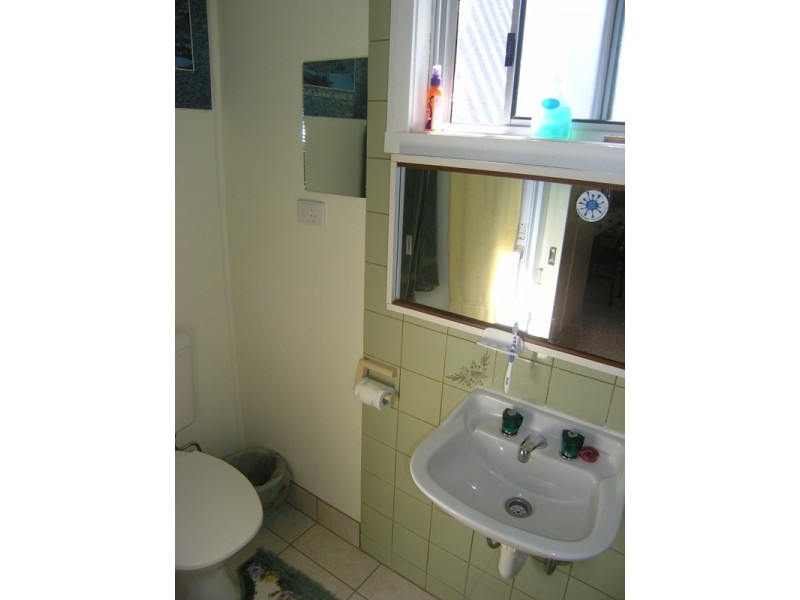 12 Showers Avenue, Bright VIC 3741