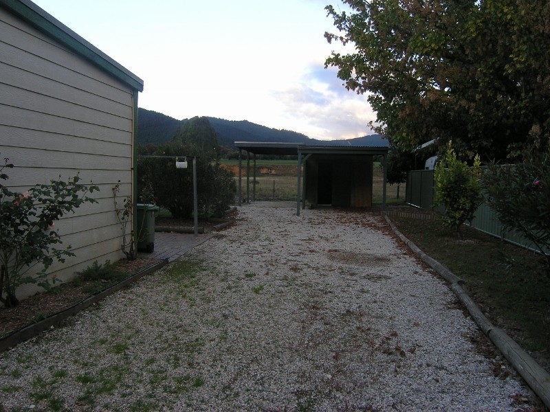 20 Wallace Dve, Buckland VIC 3740