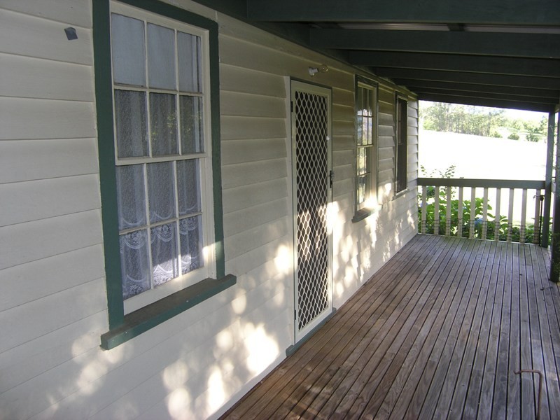 27 School Road, Wandiligong VIC 3744