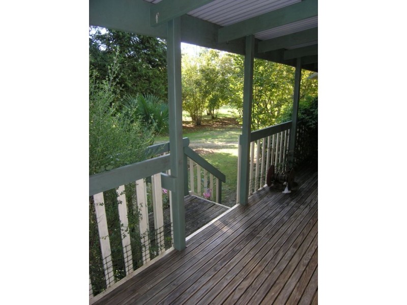 27 School Road, Wandiligong VIC 3744