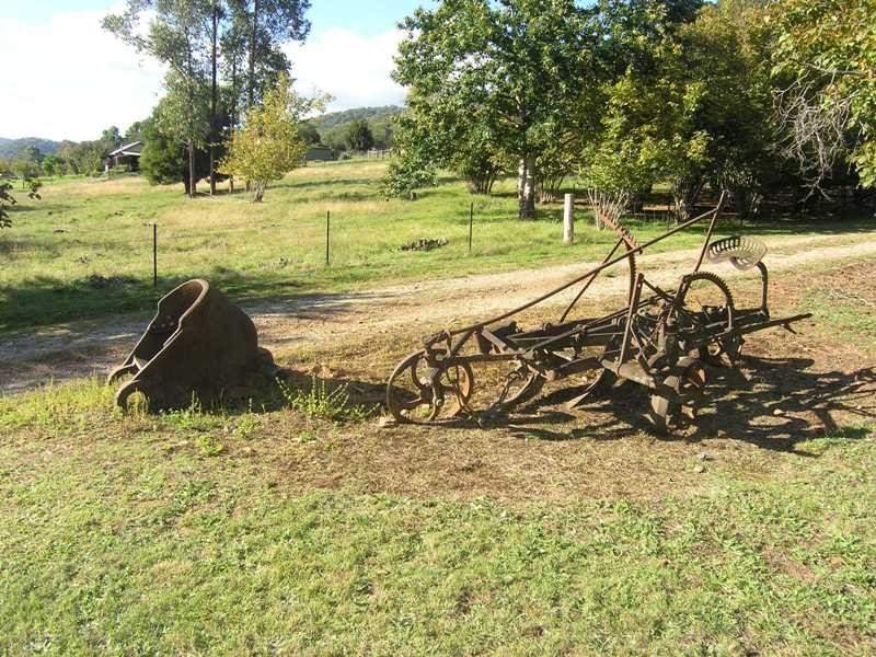 27 School Road, Wandiligong VIC 3744