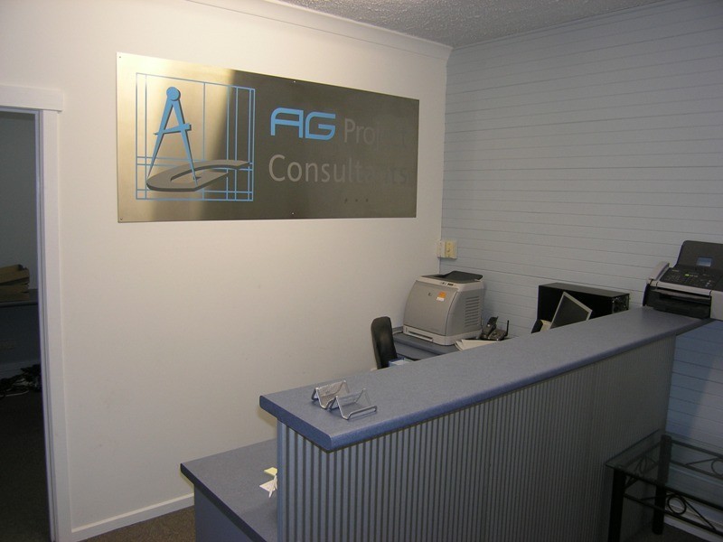 2 & 3/4 Ireland Street, Bright VIC 3741