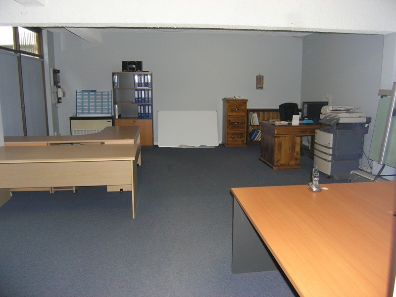 2 & 3/4 Ireland Street, Bright VIC 3741