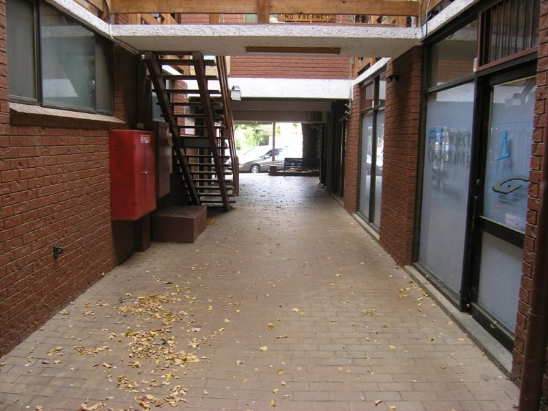 2 & 3/4 Ireland Street, Bright VIC 3741