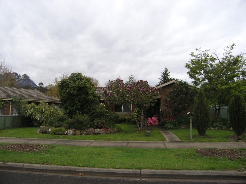 9 Thompson St, Bright VIC 3741