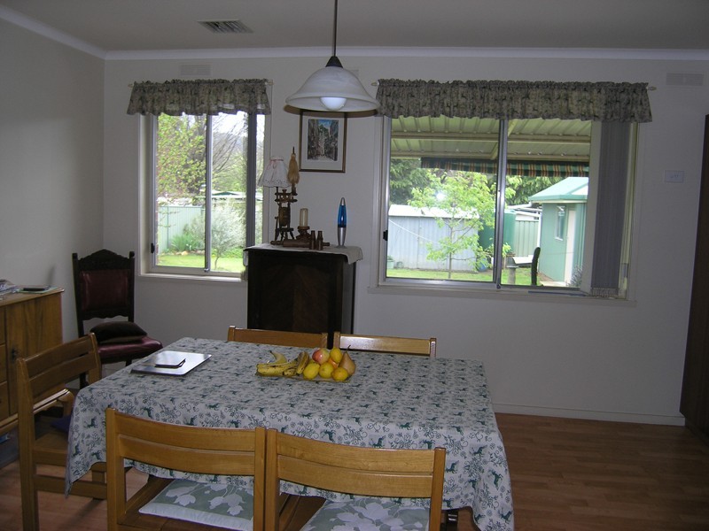 9 Thompson St, Bright VIC 3741