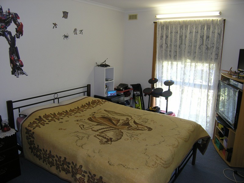 6 & 8 Wallace Drive, Buckland VIC 3740