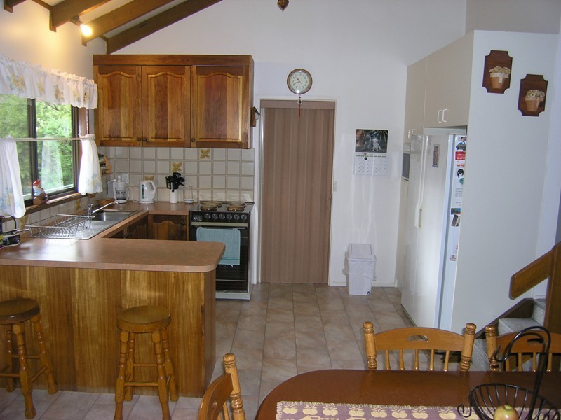 6 Cindy Court, Bright VIC 3741