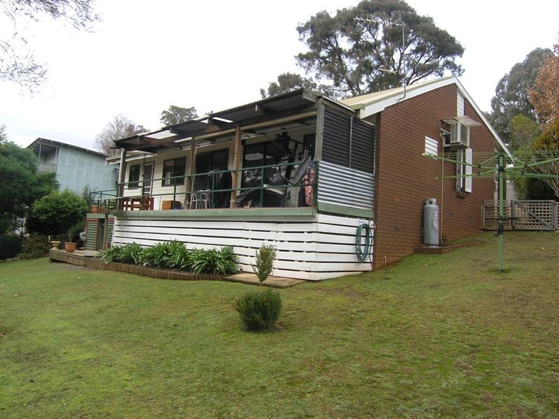 6 Cindy Court, Bright VIC 3741