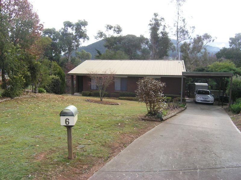 6 Cindy Court, Bright VIC 3741