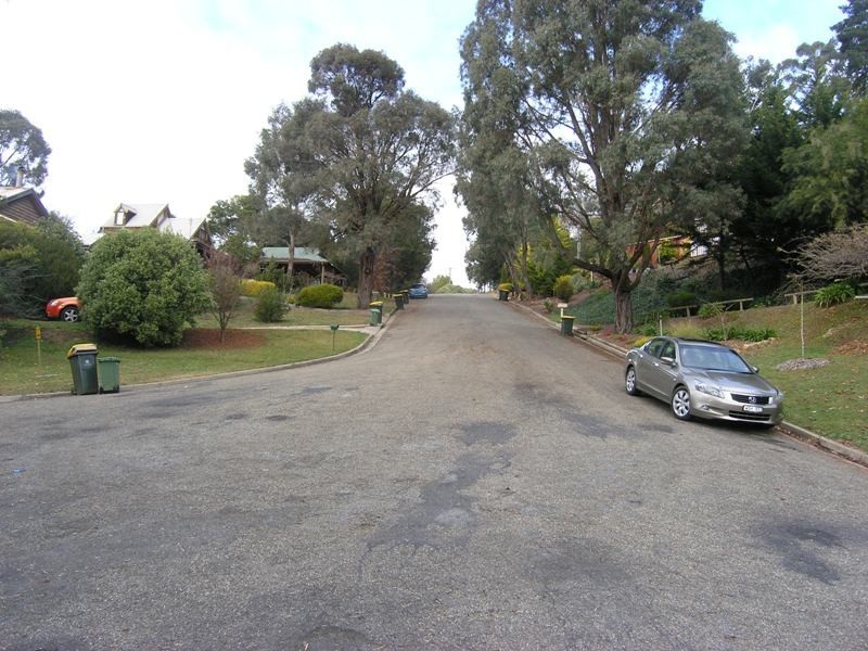 6 Cindy Court, Bright VIC 3741