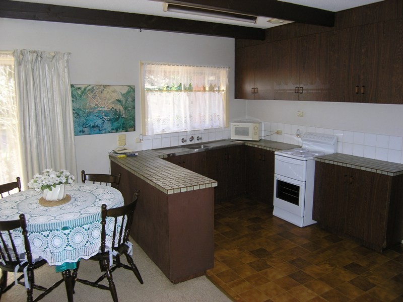 17 Churchill Avenue, Bright VIC 3741