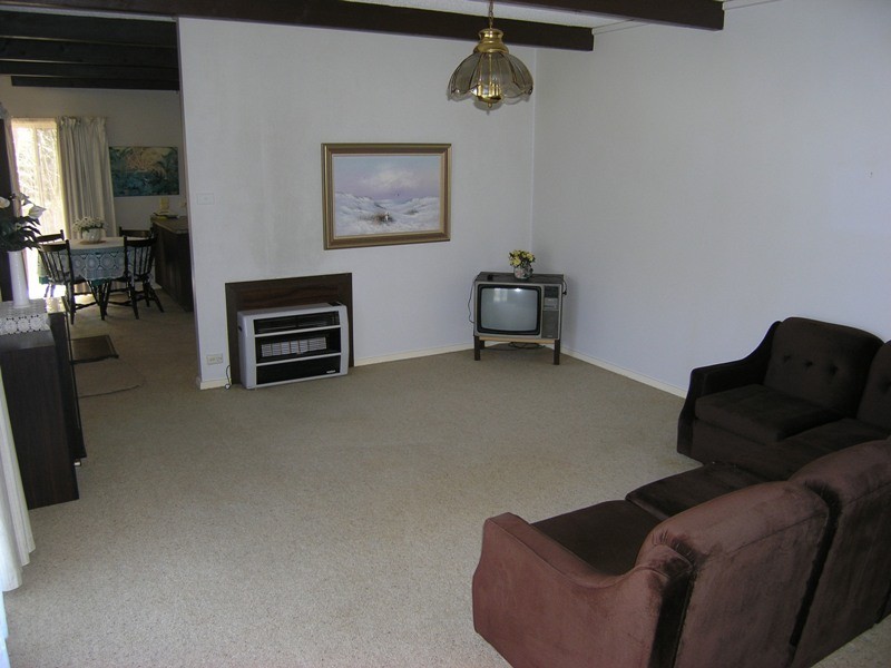 17 Churchill Avenue, Bright VIC 3741