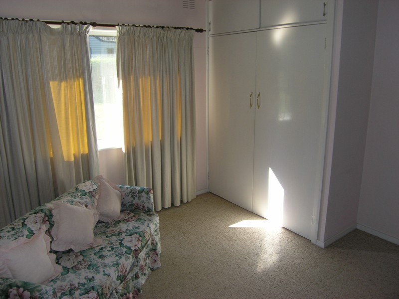 17 Churchill Avenue, Bright VIC 3741