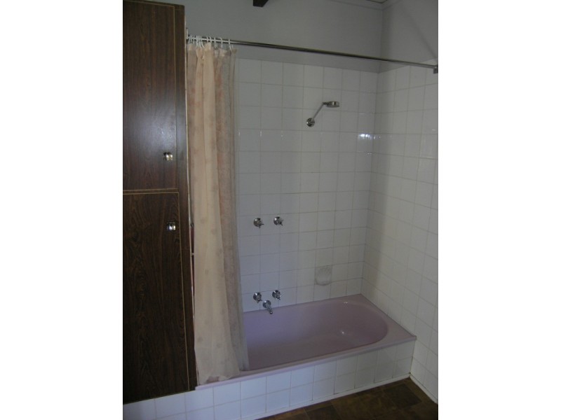 17 Churchill Avenue, Bright VIC 3741