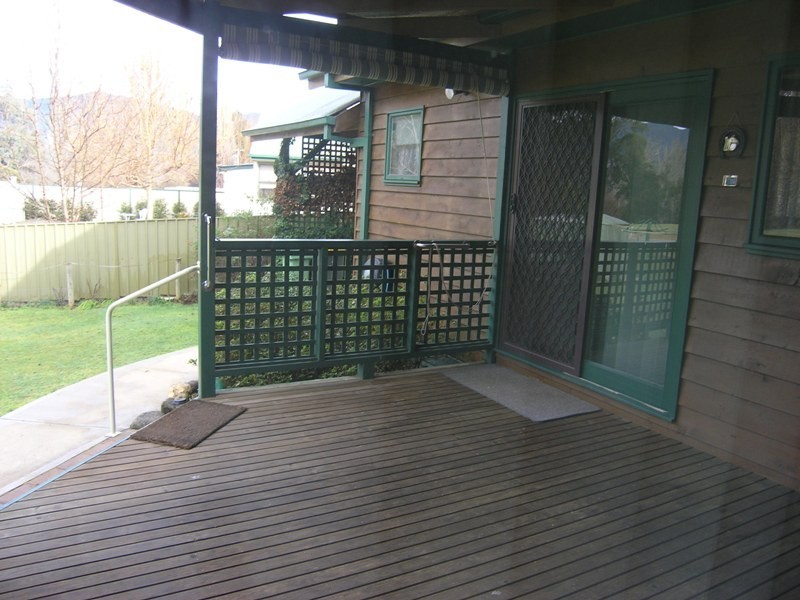 14 Lumley Dve, Bright VIC 3741