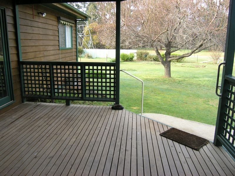 14 Lumley Dve, Bright VIC 3741