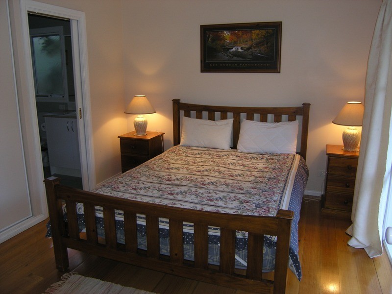 7 Alpine View Avenue, Bright VIC 3741