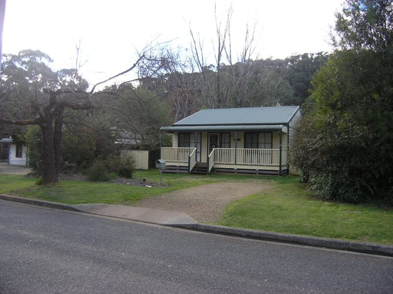 7 Alpine View Avenue, Bright VIC 3741