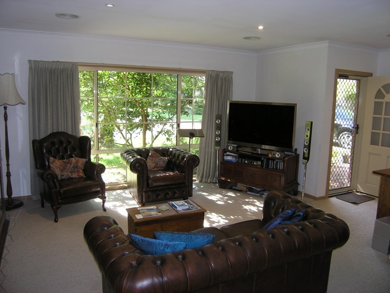 2/99-101 Delany Avenue, Bright VIC 3741