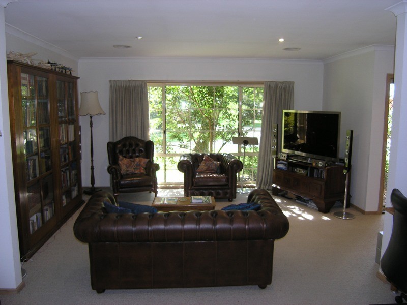 2/99-101 Delany Avenue, Bright VIC 3741