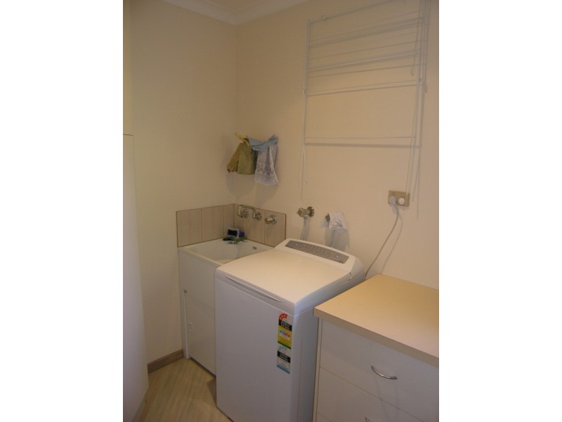 2/99-101 Delany Avenue, Bright VIC 3741