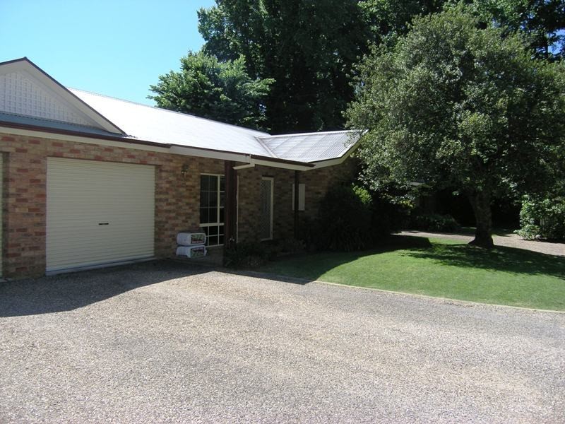 2/99-101 Delany Avenue, Bright VIC 3741