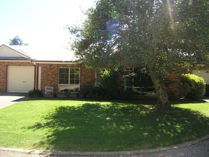 2/99-101 Delany Avenue, Bright VIC 3741