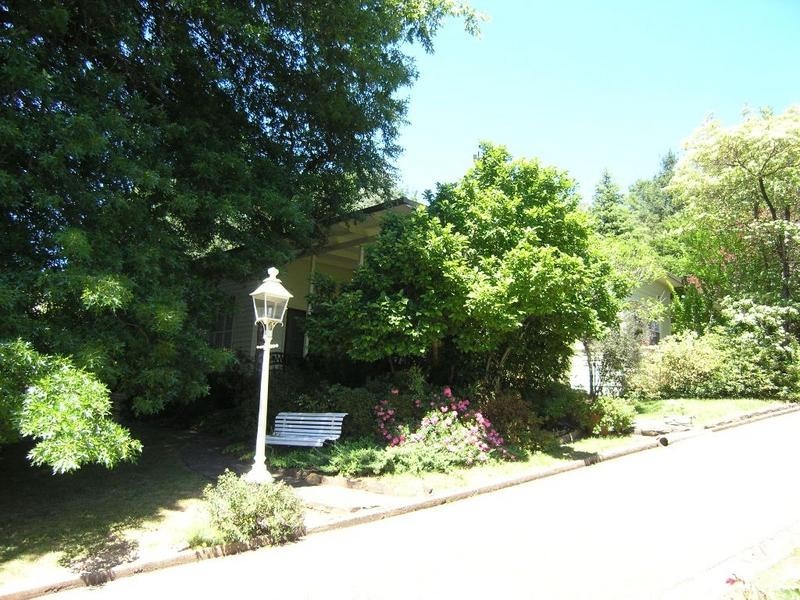 25 Bakers Gully Road, Bright VIC 3741