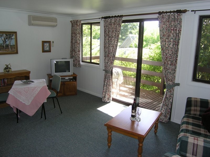 25 Bakers Gully Road, Bright VIC 3741