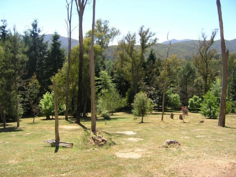 25 Bakers Gully Road, Bright VIC 3741