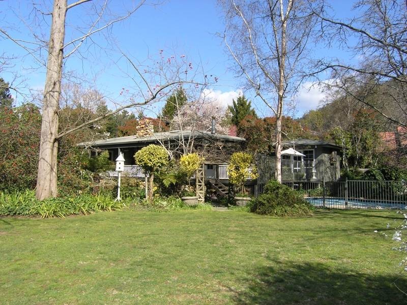 8 Tyntynder Lane, Bright VIC 3741