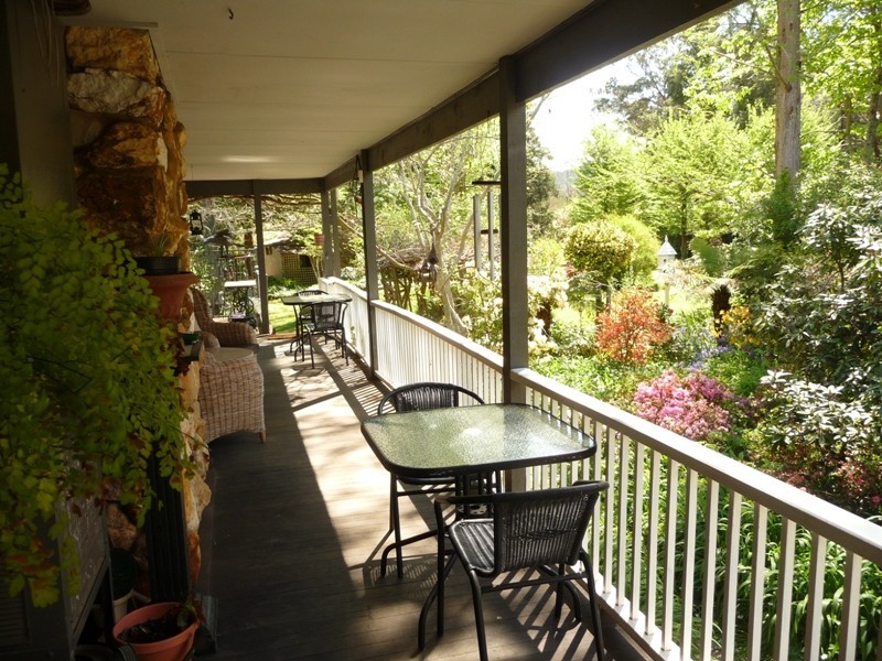 8 Tyntynder Lane, Bright VIC 3741