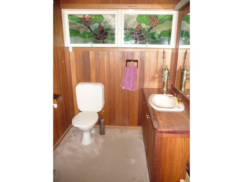 8 Tyntynder Lane, Bright VIC 3741