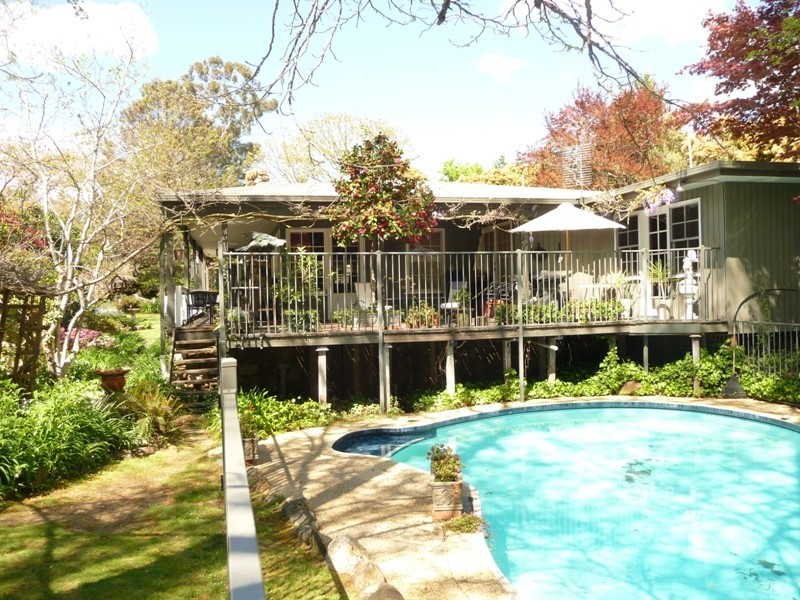 8 Tyntynder Lane, Bright VIC 3741