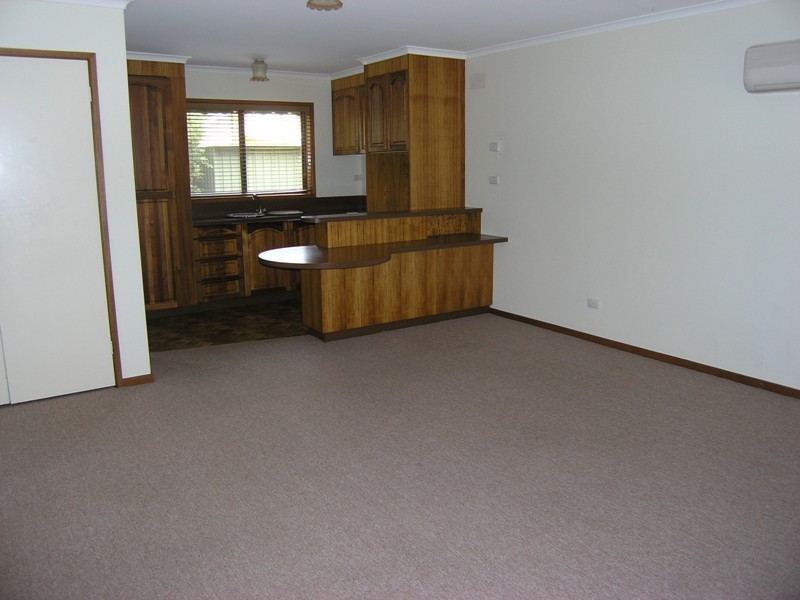 1/1a Wood St, Bright VIC 3741