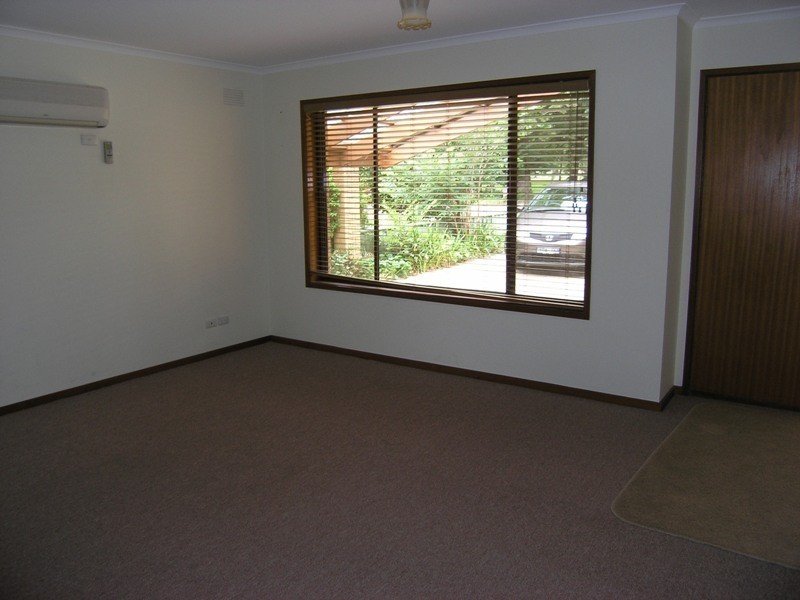 1/1a Wood St, Bright VIC 3741