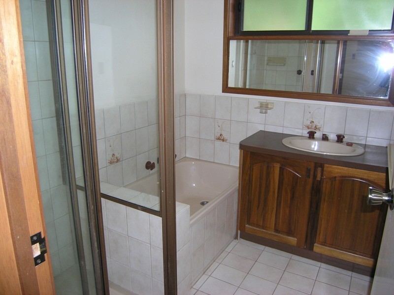 1/1a Wood St, Bright VIC 3741