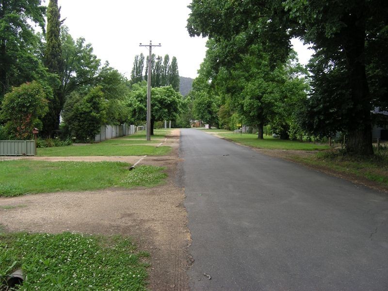 1/1a Wood St, Bright VIC 3741