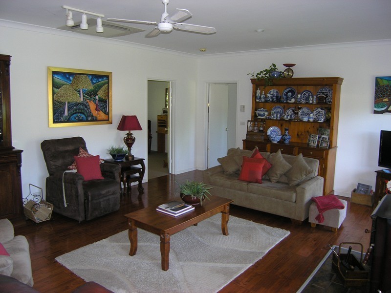 21 Lumley Drive, Bright VIC 3741