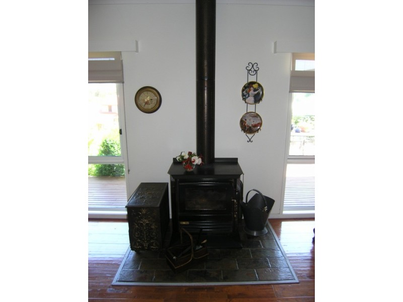 21 Lumley Drive, Bright VIC 3741