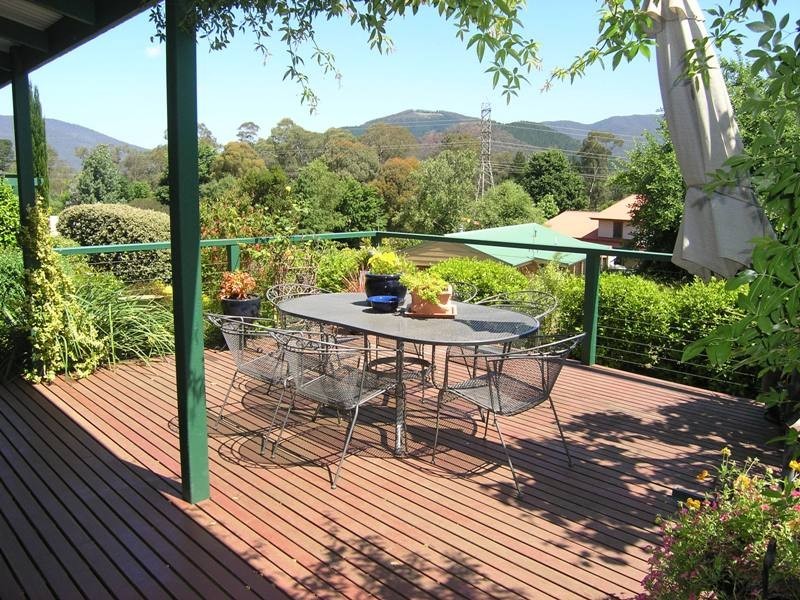 21 Lumley Drive, Bright VIC 3741