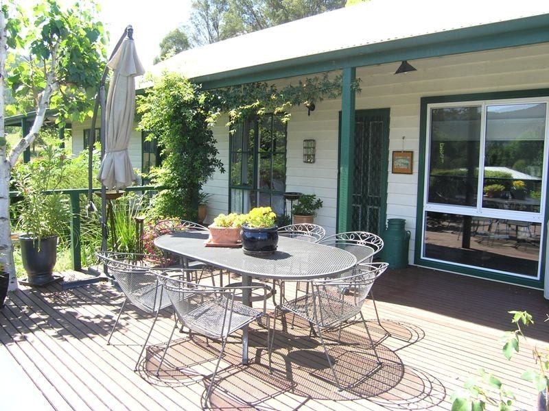 21 Lumley Drive, Bright VIC 3741