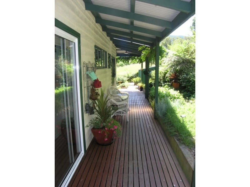 21 Lumley Drive, Bright VIC 3741