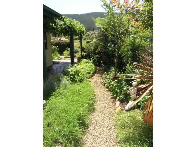 21 Lumley Drive, Bright VIC 3741