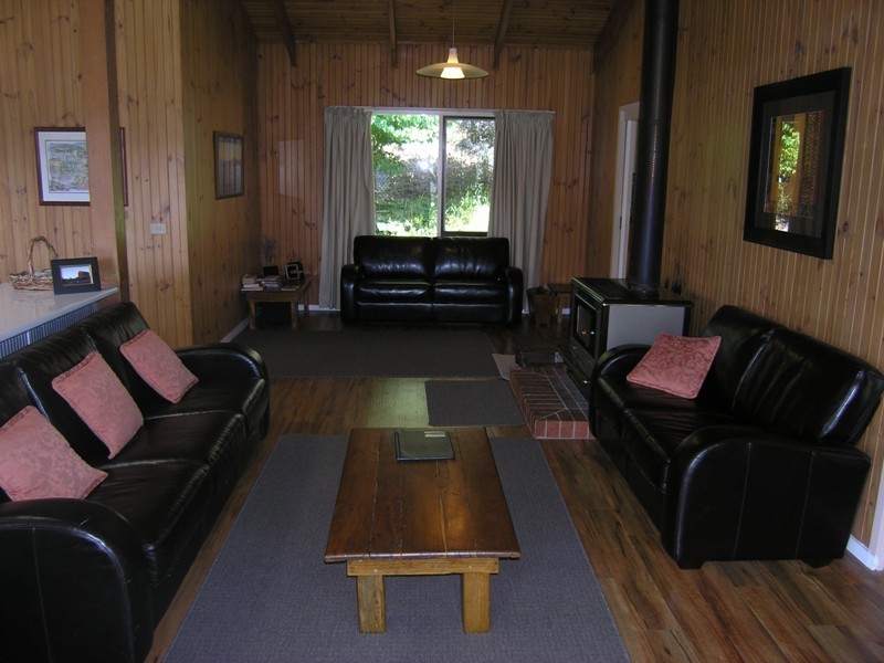 25 Walkers Lane, Bright VIC 3741